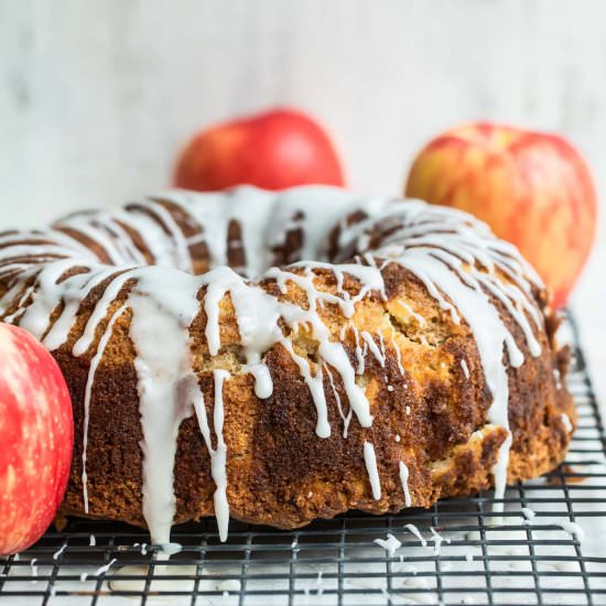 Cinnamon Apple Cake
