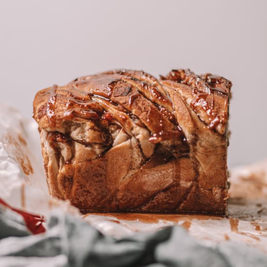 Apple cinnamon babka with glaze