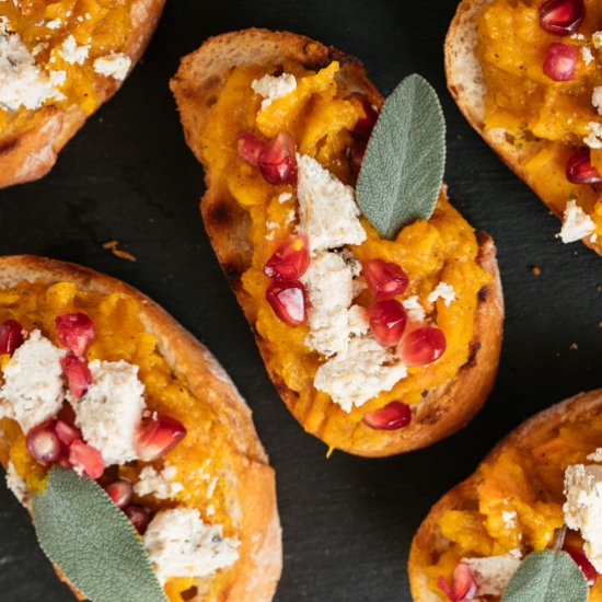 Bruschetta with Pumpkin Spread