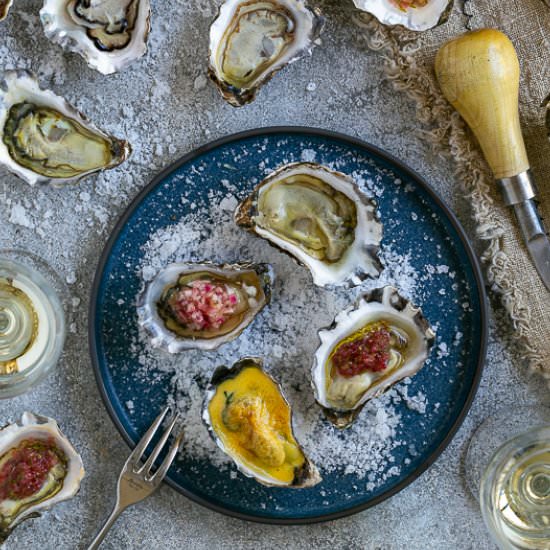 Raw and cooked oysters
