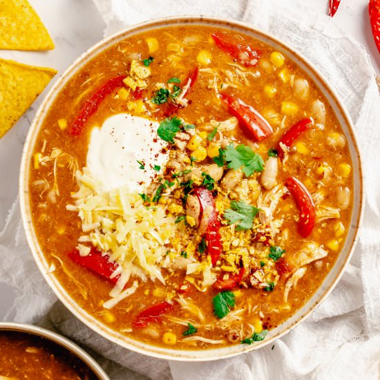 HEALTHY WHITE BEAN CHICKEN CHILI