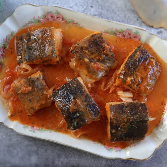 Cod in tomato sauce