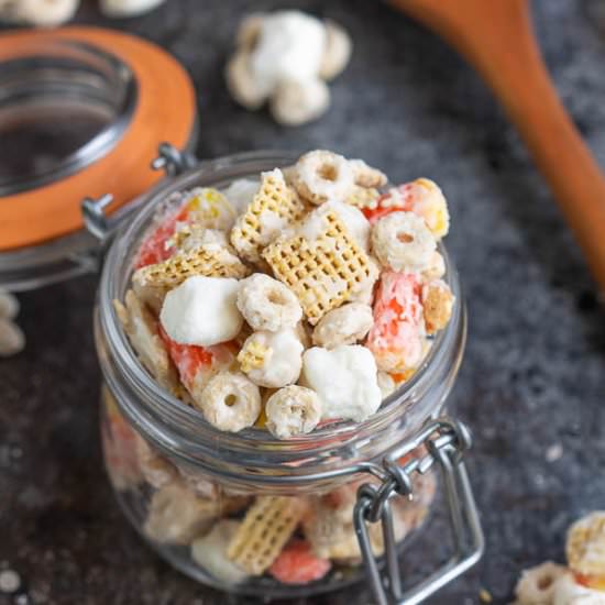 Halloween snack mix
