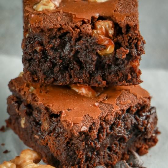 EASY CHOCOLATE WALNUT BROWNIE