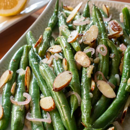 Garlicky Green Beans Almondine