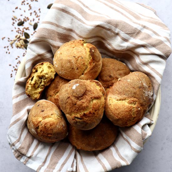 Easy pumpkin bread rolls