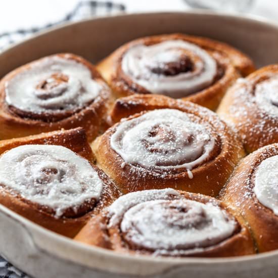 Easy Vegan Soft Cinnamon Rolls