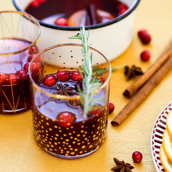 Warm Spiked Apple Cider with Port