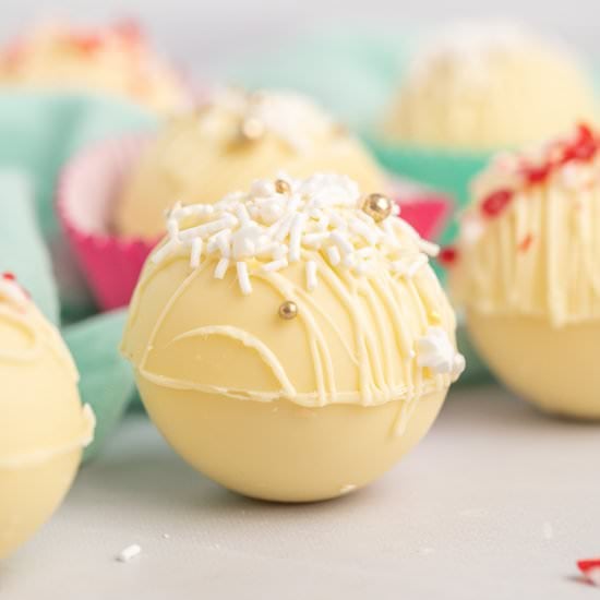 Peppermint White Hot Chocolate Bomb