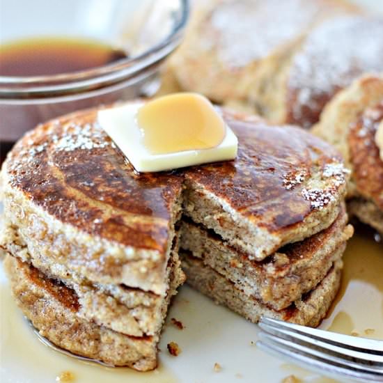 LOW-CARB GINGERBREAD PANCAKES