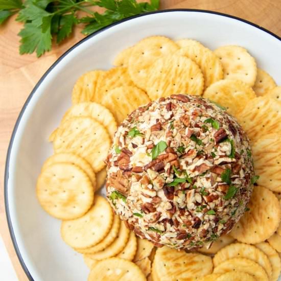 Easy Holiday Cheese Ball Recipe