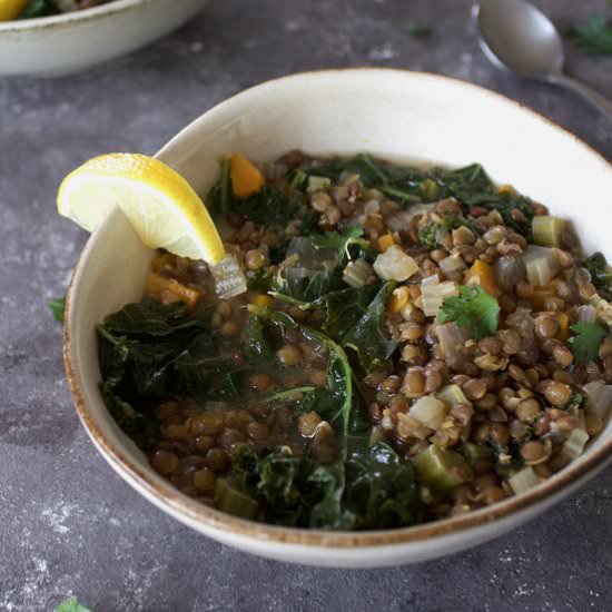 Lemony kale and lentil soup