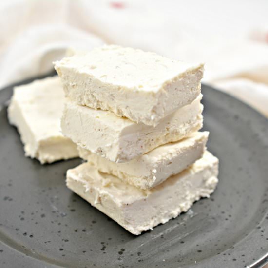 HOLIDAY KETO EGGNOG FUDGE