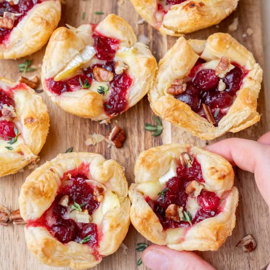 cranberry brie bites