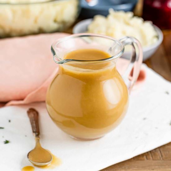 Quick & Savoury Vegan Gravy