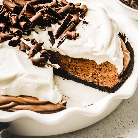 No-bake chocolate mousse pie