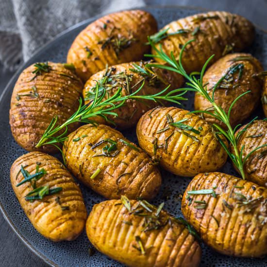 Garlic Rosemary Hasselback Potatoes