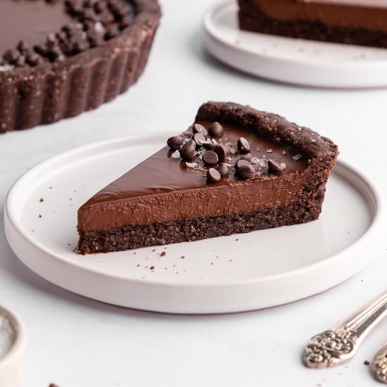 No-Bake Vegan Chocolate Tart