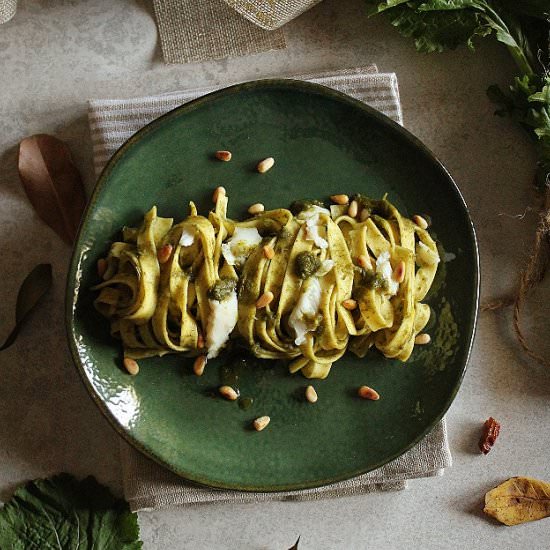 Pasta with turnip top cream
