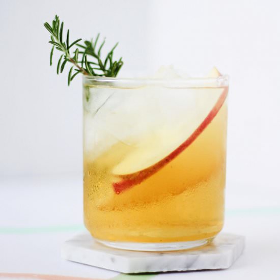 Sparkling Apple Cider Cocktail
