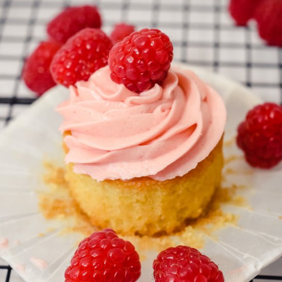 Vanilla Raspberry Cupcakes