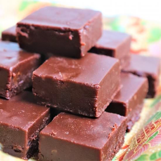 Easy Vegan Chocolate PB Fudge