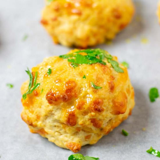 Cheddar Bay Biscuits