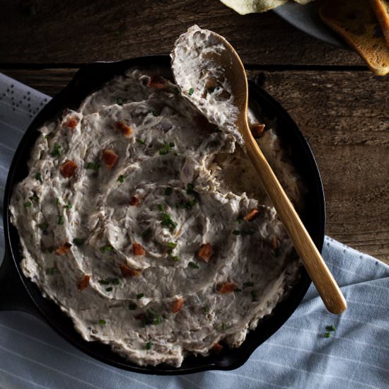 Slow Cooker Caramelized Onion Dip