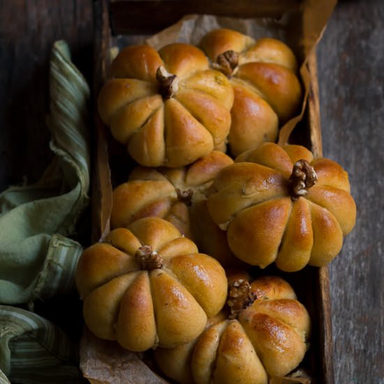Pumpkin Bread Rolls