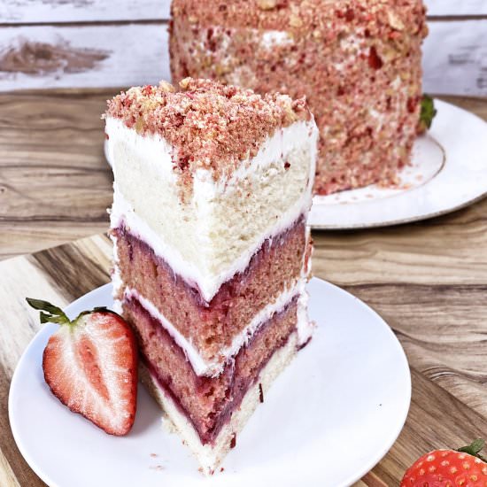 Strawberry Crunch Cake