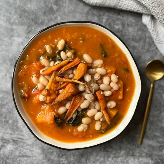 Roasted squash and tomato soup