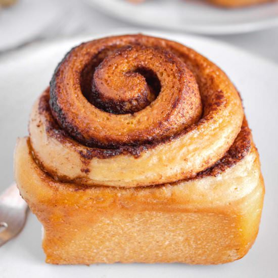 Vegan cinnamon rolls