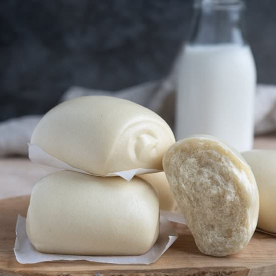 Mantou (Chinese Steamed Buns)