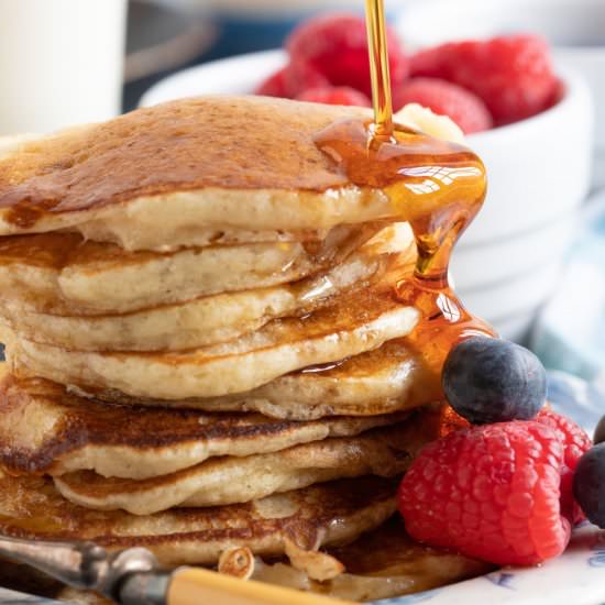 Easy Buttermilk Pancakes
