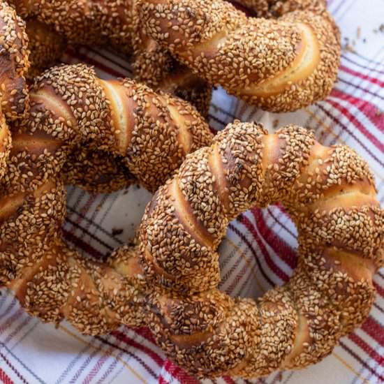 Simit (Turkish Sesame Bagel)