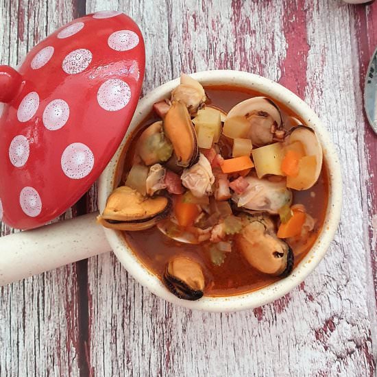 Veggies, clams and mussels soup