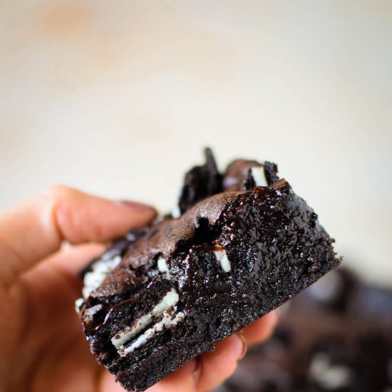 Vegan Cookies and Cream Brownies