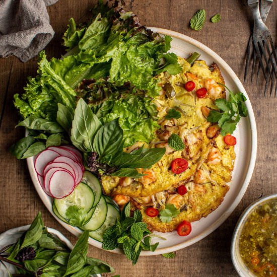 Vietnamese shrimp egg pancakes