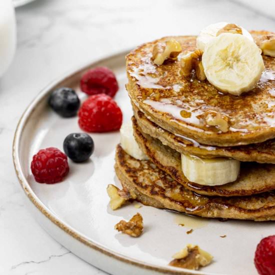 Healthy Banana Oat Pancakes