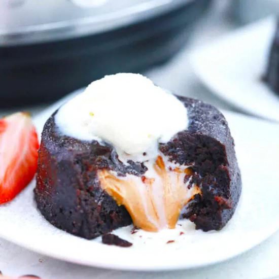 Instant Pot Peanut Butter Lava Cake