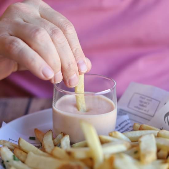 Vegan sriracha mayonnaise