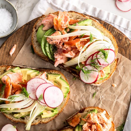 smoked salmon toast with avocado