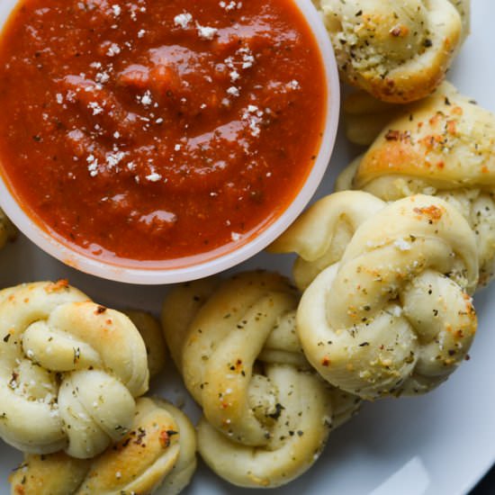 Easy Garlic Knots