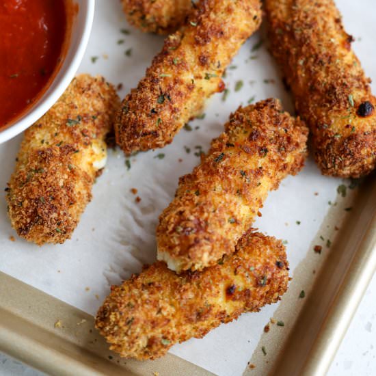 Air Fryer Mozzarella Sticks