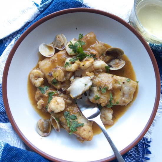 Fish with Clams in Marinera Sauce