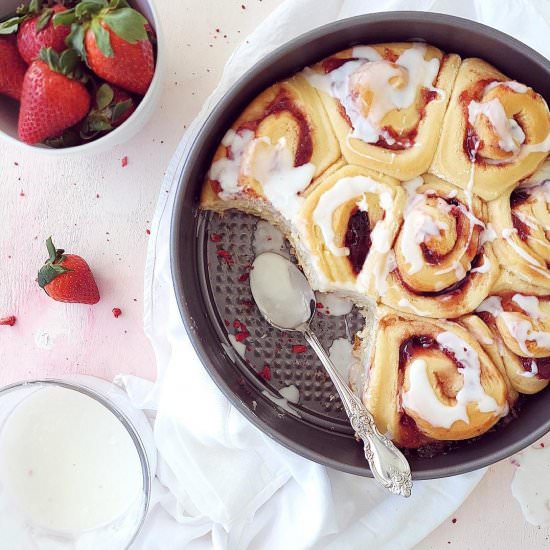 Strawberry Cinnamon Rolls