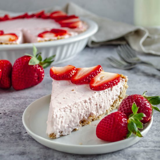 Healthy Strawberry Cream Pie