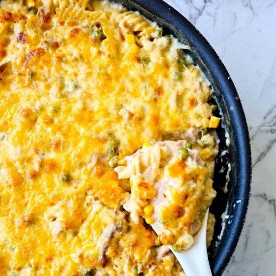 Creamy tuna pasta bake
