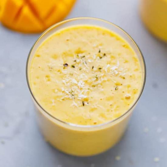 Vegan Mango Smoothie