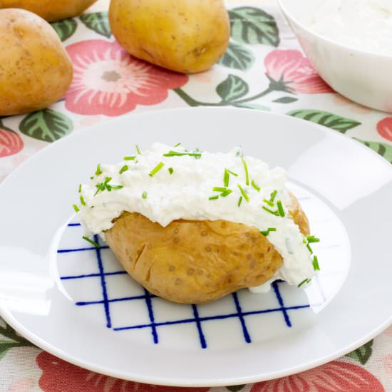Jacket potatoes with cottage cheese